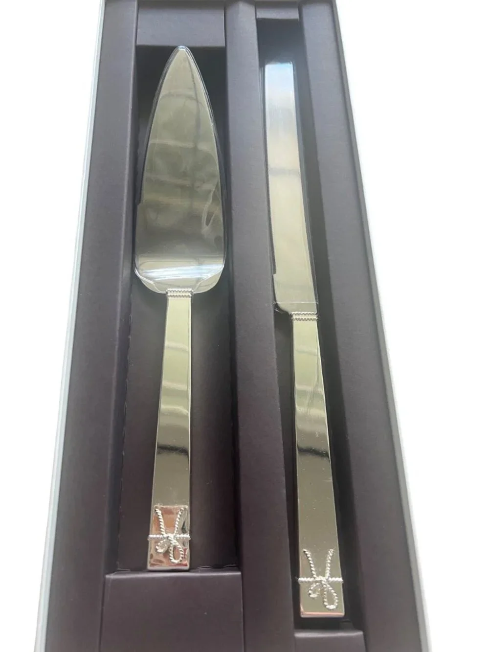 Vera Wang Wedgwood Love Knots Cake Knife & Server Set Silver Plated Wedding NWT - Picture 4 of 12